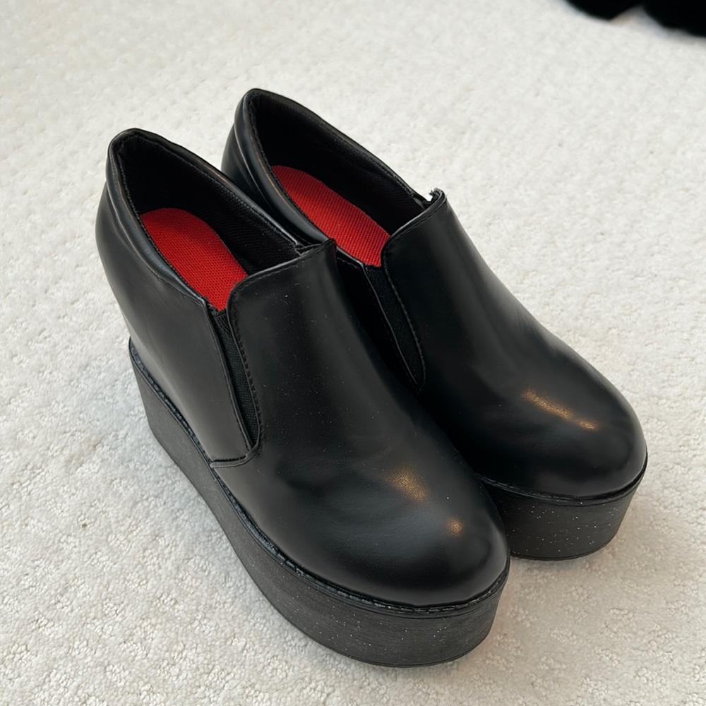 Black Flatform Slip On Shoes